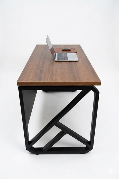 Employee's office- مكتب موظف